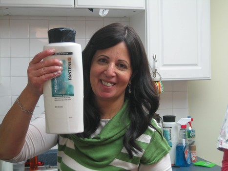 Self-proclaimed 'Lice Buster' Dalya Harel 